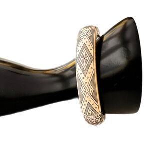 Brighton Vintage Tribal Wood Bangle Bracelet Tan Black Tiki Hinged Opening